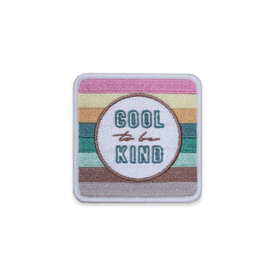 Le chapeau fait sur commande de 12 couleurs raccorde la broderie pour des chapeaux de souvenir d'événements