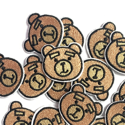 L'ODM d'OEM brodé adaptent le fer aux besoins du client sur la marque Logo Badges de correction