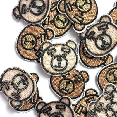 L'ODM d'OEM brodé adaptent le fer aux besoins du client sur la marque Logo Badges de correction